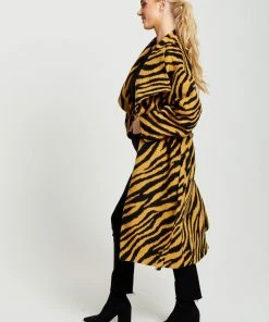 Liquorish Zebra Print Longline Coat in Mustard and Black -Liquorish Sales Store d09488411bc84cf3aed3b963a3e99ece scaled