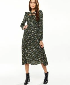 Liquorish Black Floral Print Midi Dress with Lurex and Neck Detail - Multicolour -Liquorish Sales Store d1eb73e452d3493c8f5a6d6b206aa7f1 scaled