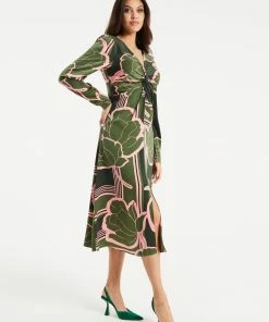 Liquorish Geometric Floral Knot Front Midi Dress in Dark Green -Liquorish Sales Store d5c3404a4da241a68fe8508e24158b80 scaled