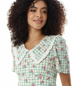 Liquorish Gingham and Floral Midi Dress in Green and White with Trim Lace Collar 11 Liquorish Gingham and Floral Midi Dress in Green and White with Trim Lace Collar -Liquorish Sales Store d9153dd4f08846cca8827c622eca7691 scaled
