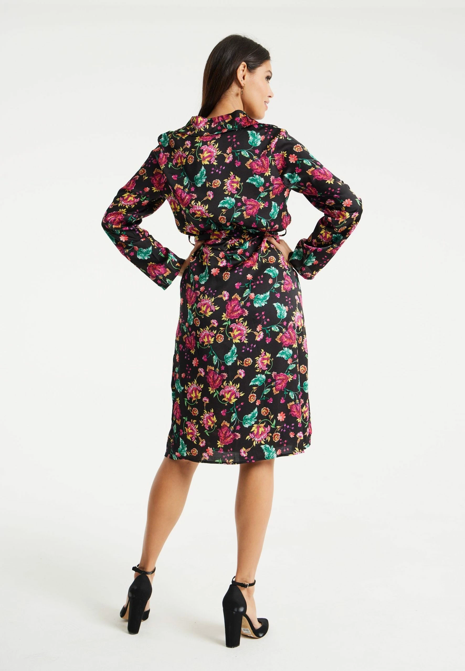 Liquorish Floral Print Shirt Dress in Multicolour & Black 7 Liquorish Floral Print Shirt Dress in Multicolour & Black - Image 5