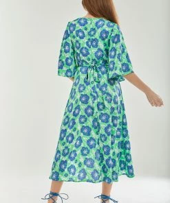 Liquorish Blue Floral Midi Wrap Dress with Kimono Sleeves in Green -Liquorish Sales Store ec75ddb5373f43be94f15ce15b03e762 scaled