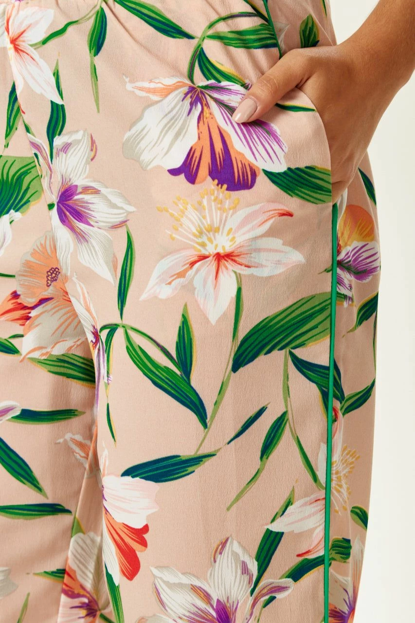 Liquorish Trousers in Floral Print with Green Piping - Multicolour 7 Liquorish Trousers in Floral Print with Green Piping - Multicolour - Image 5