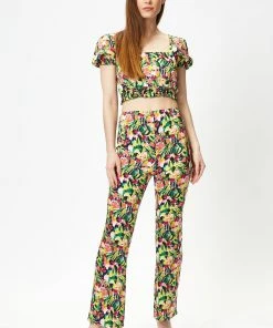 Liquorish Multicolour Floral Crop Top with Elasticated Waist 9 Liquorish Multicolour Floral Crop Top with Elasticated Waist -Liquorish Sales Store f3e45332d493411aa528f91c3c3fdf1d scaled