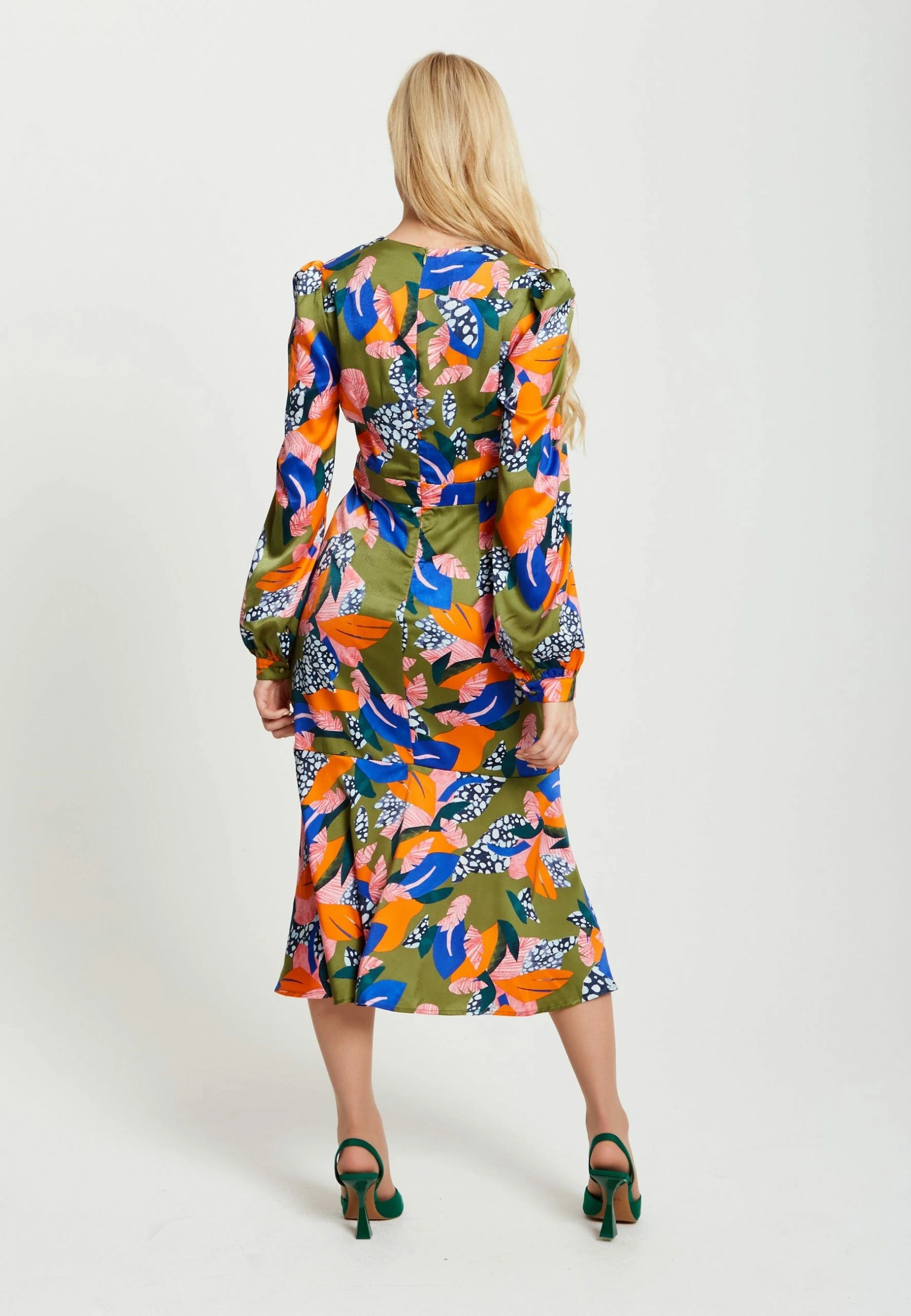 Liquorish Abstract Leaf Print Midi Dress in Olive - Multicolour 5 Liquorish Abstract Leaf Print Midi Dress in Olive - Multicolour - Image 3