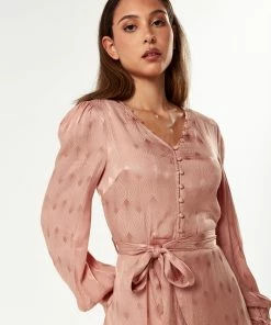 Liquorish 70s Style Jacquard Dress in Nude with Slit -Liquorish Sales Store f72e1b7a06bf40d1b69cd9b43c72c906 scaled