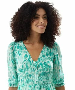 Liquorish Floral Maxi Chiffon Dress in Green and White -Liquorish Sales Store fda8c60bc244463bb9b9e293a09d01f4 scaled